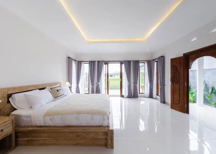 Pakis Villa *