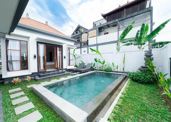 Villa Pakis